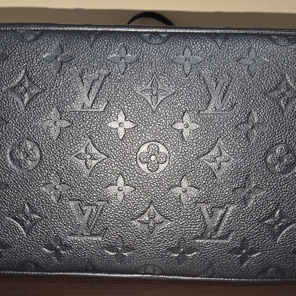 Louis Vuitton Black Neverfull MM Tote - Picture 14 of 14